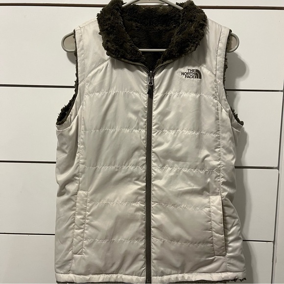 The North Face Reversible Vest - Picture 6 of 6